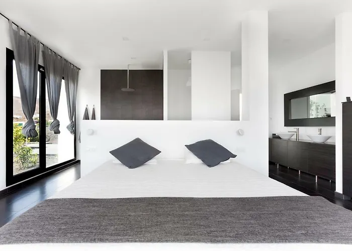 Iconic Lanzarote Villa *